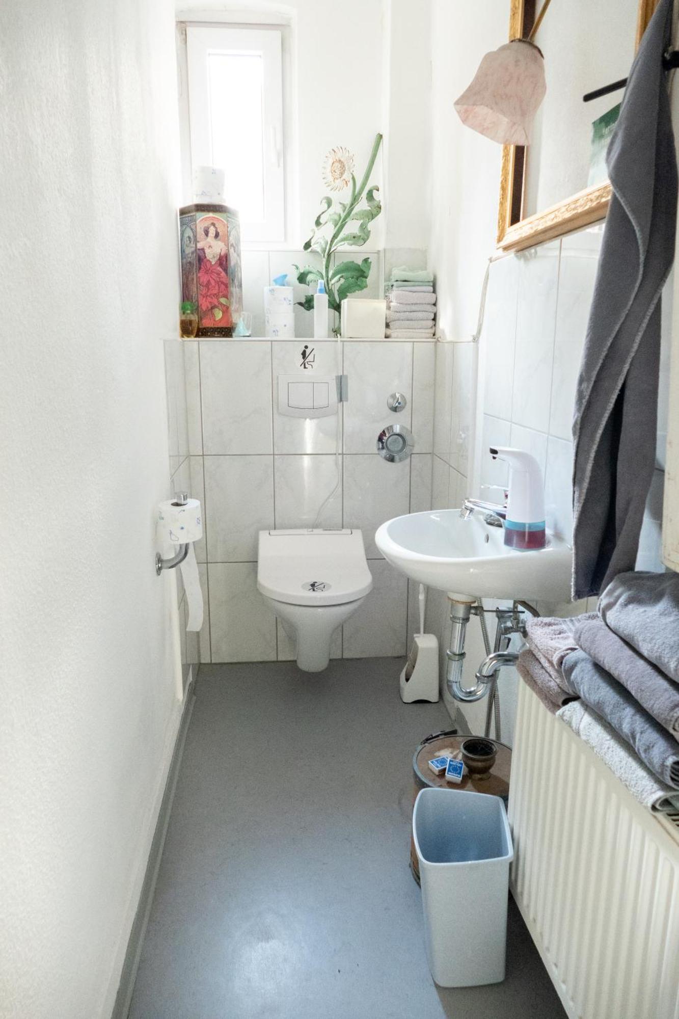 Zimmer In Kuenstlerwohnung Stuttgart Ngoại thất bức ảnh