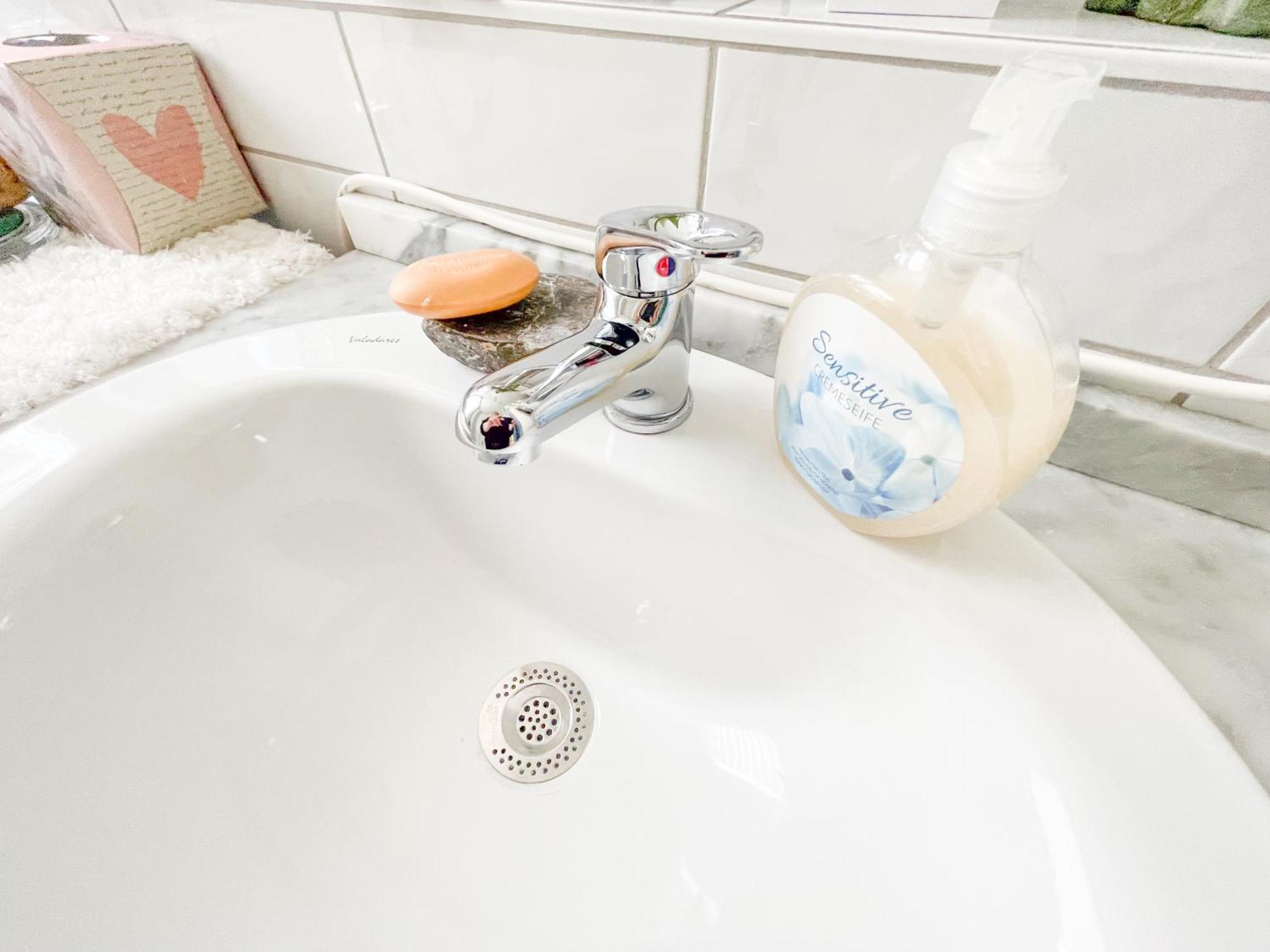 Zimmer In Kuenstlerwohnung Stuttgart Ngoại thất bức ảnh