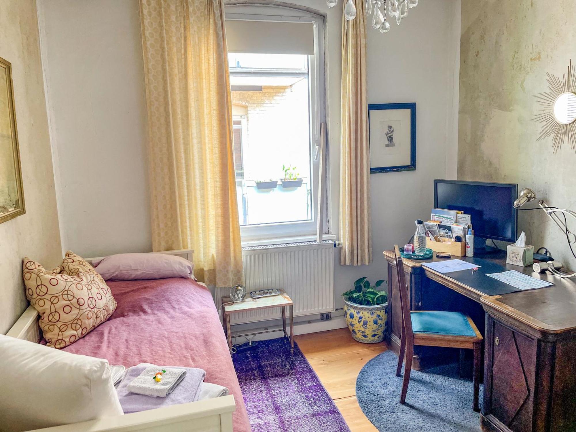 Zimmer In Kuenstlerwohnung Stuttgart Ngoại thất bức ảnh
